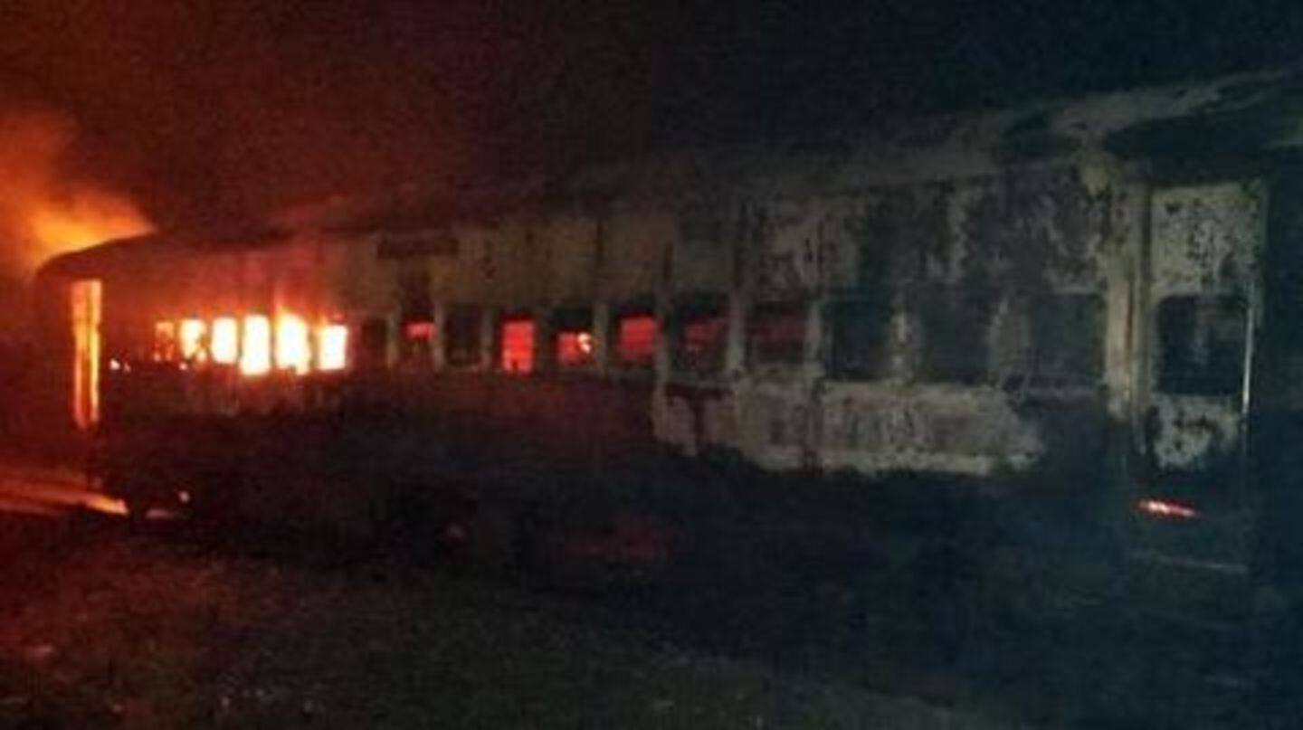 Train from Bengaluru to Jamshedpur catches fire in Andhra Pradesh