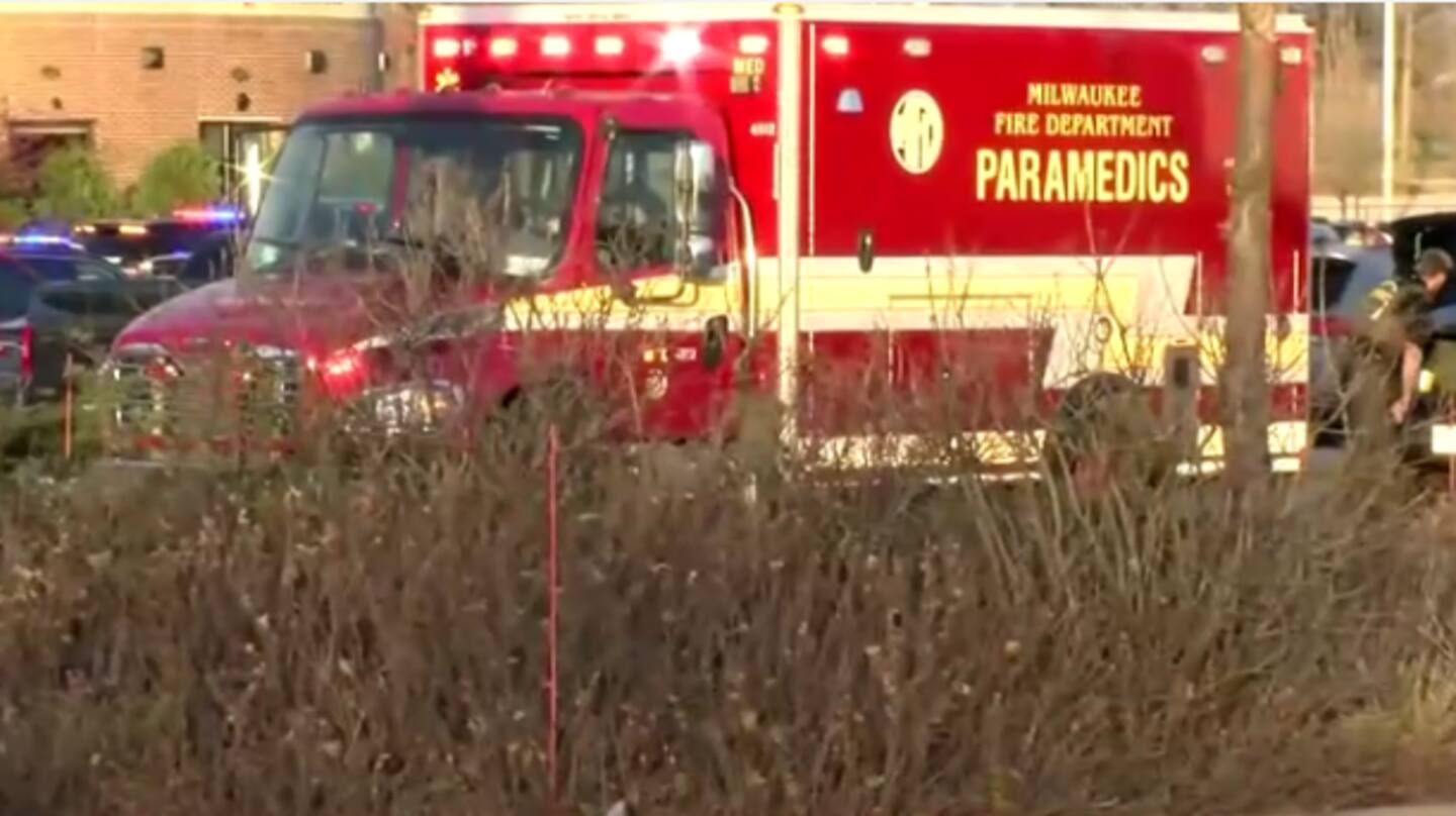 US: Shooting at Wisconsin mall injures eight, gunman at large