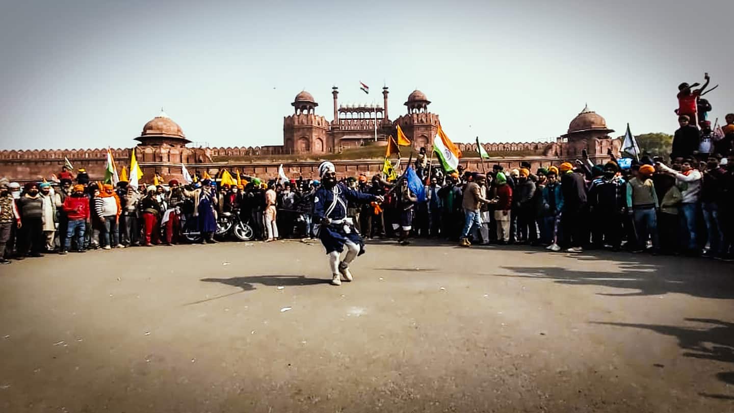 Tractor rally: Farmers enter Red Fort, one person dead
