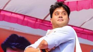 Why are prominent faces like Jyotiraditya Scindia ditching Congress?