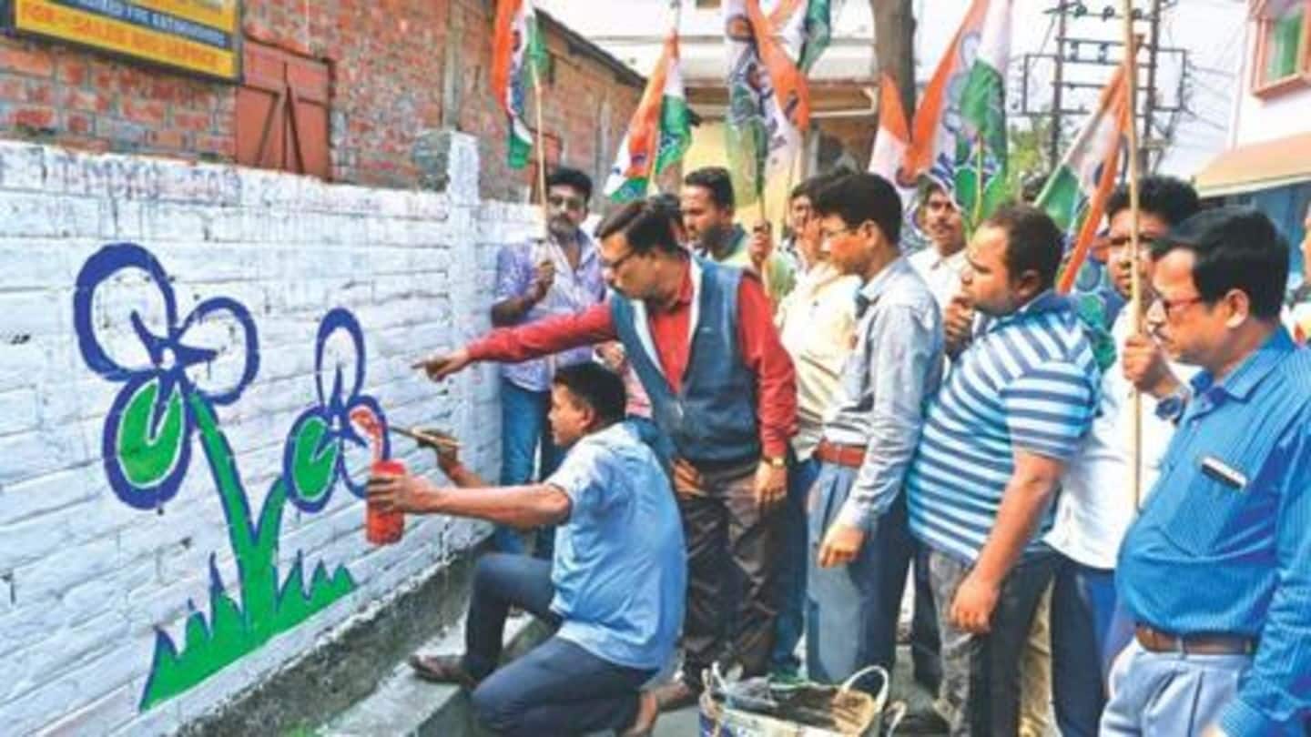 Banerjee wanted to hear "complaints", youth said "give us jobs" Banerjee wanted to hear "complaints", youth said "give us jobs"