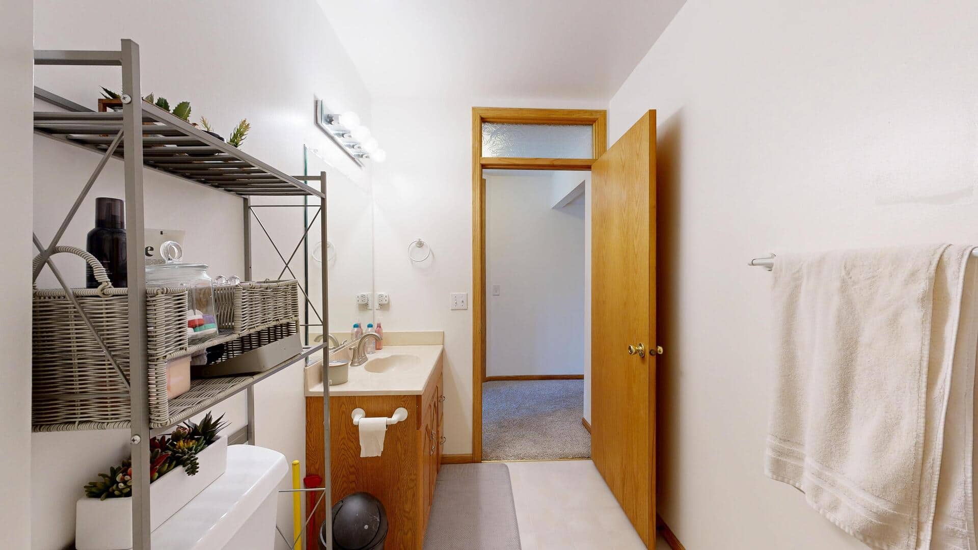 5 budget-fr<span style="font-size: 1.5rem;">iendly hacks for a clutter-free bathroom</span>