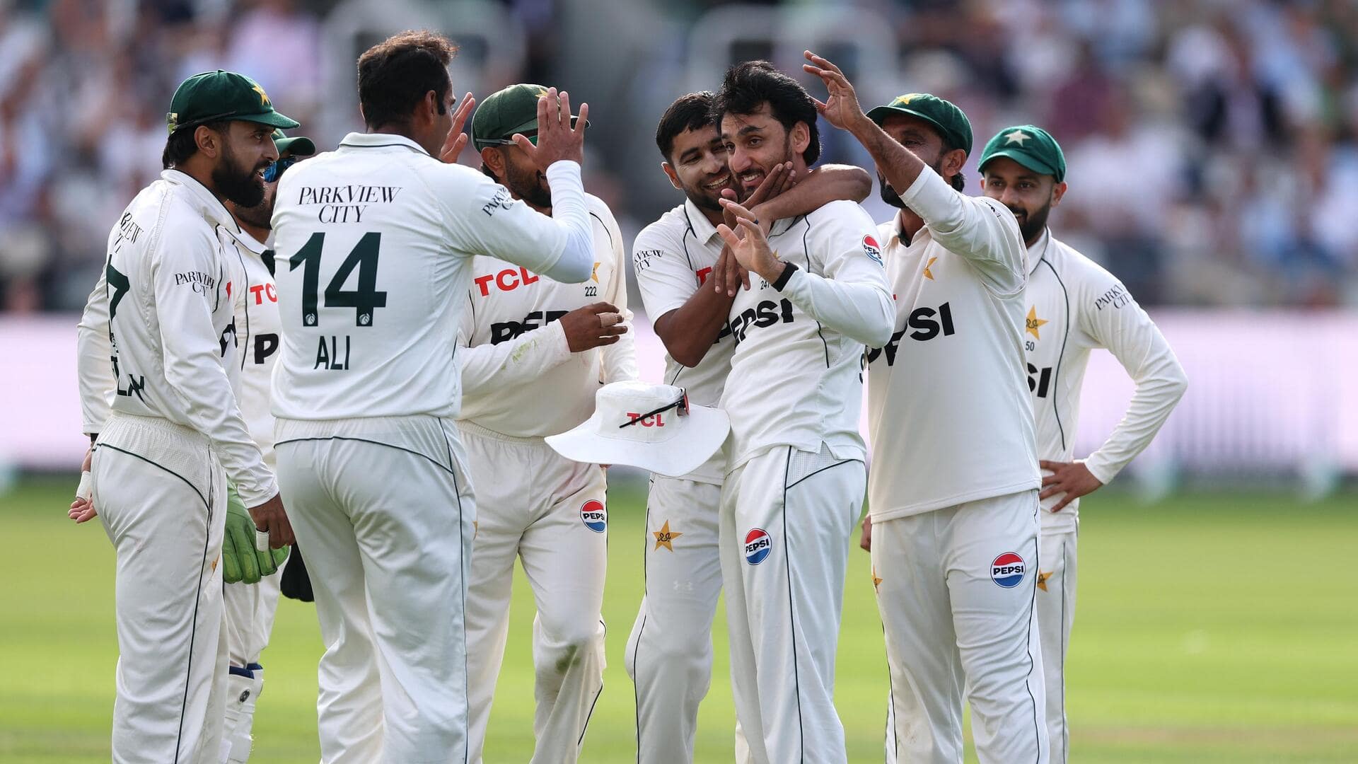 Pakistan players used to 'chaos,' says head coach Mike Hesson