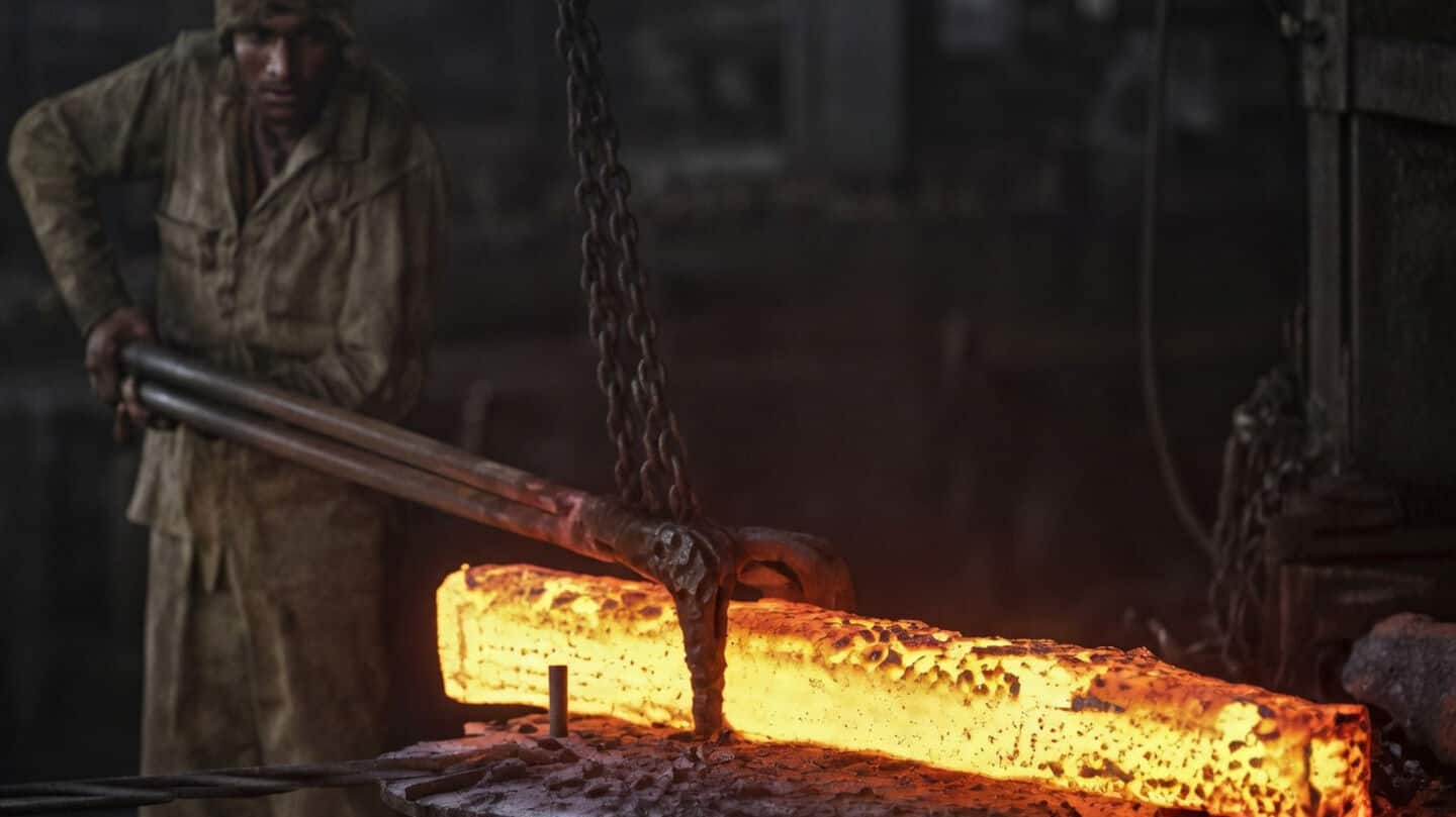 India's manufacturing sector hits 5-year low in August