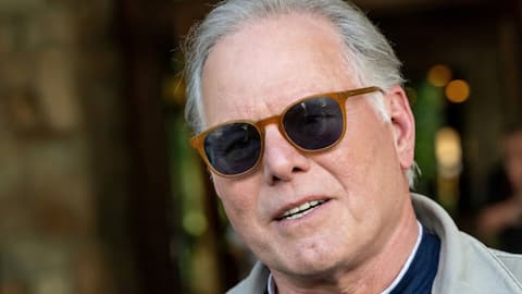 Warner Bros CEO set for $667M payout in Paramount deal