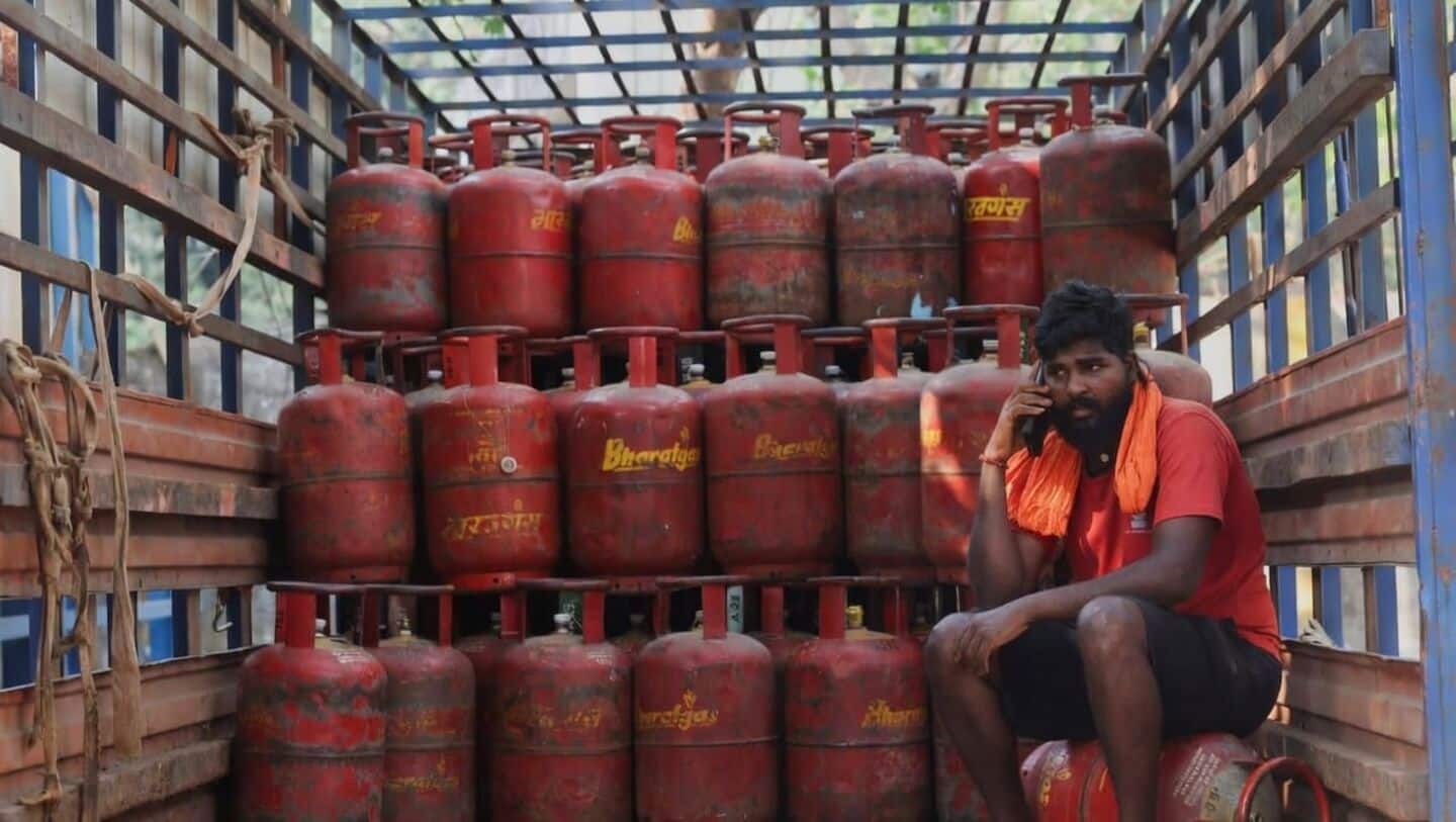 Commercial LPG price hiked by ₹195.5 across India