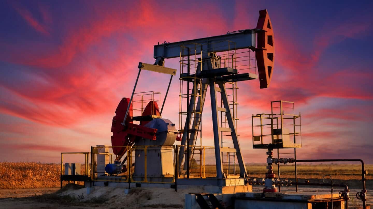 Oil may hit $160 as inventories near record lows