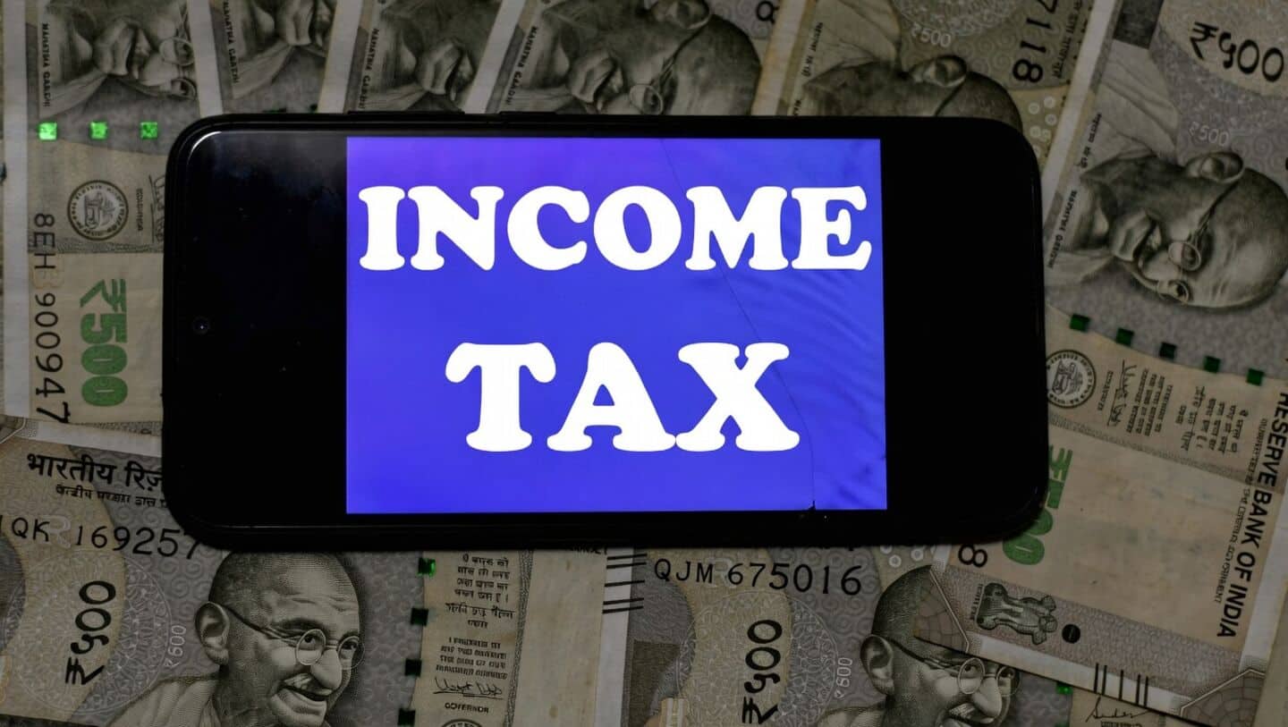 Advance tax email glitch leaves taxpayers confused