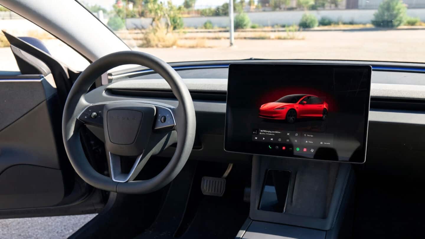 Tesla defends FSD after crash kills woman in Texas