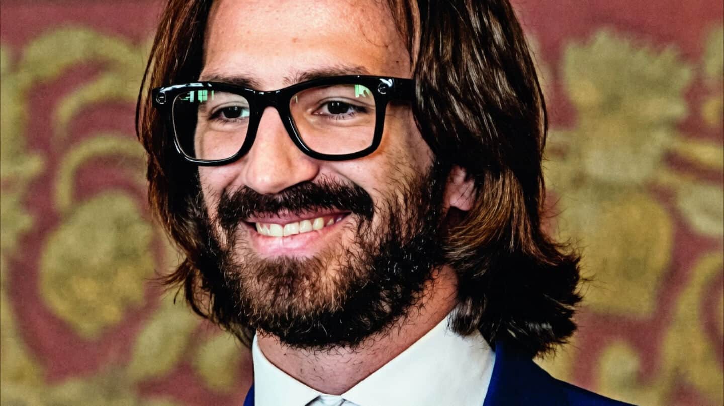 Ray-Ban heir steps up battle for family empire