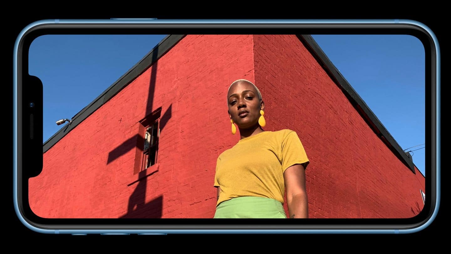 iPhone Xr features an advanced "Liquid Retina" LCD display iPhone Xr features an advanced "Liquid Retina" LCD display