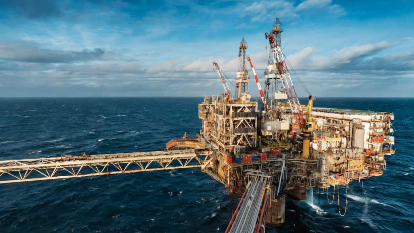 Oil prices surge as Trump announces shipping fees in Hormuz