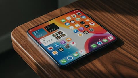 Apple aims to build 10 million foldable iPhones