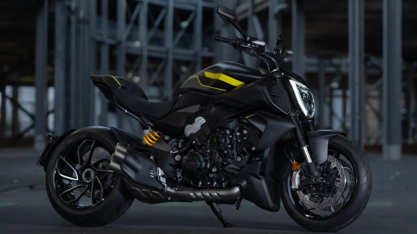 Ducati Diavel V4 Black roadster launched at ₹30L