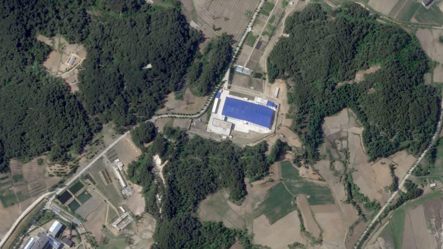 North Korea builds new uranium enrichment plant