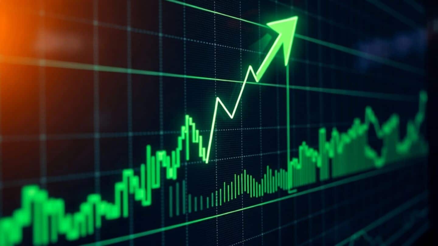 Sensex rises nearly 550 points as IT stocks lead gains