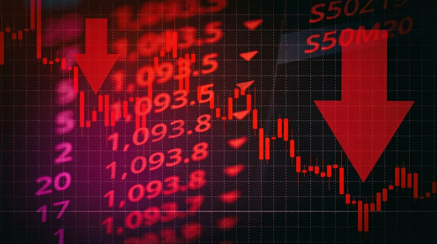 Foreign investors dump IT stocks worth ₹17,000cr amid AI fears