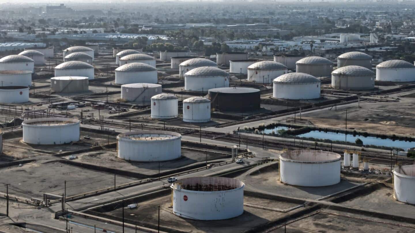 Oil falls as Europe considers releasing emergency diesel stocks