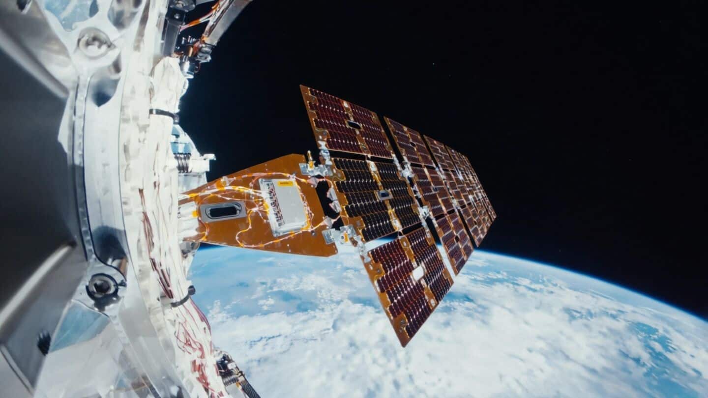 NASA abandons mission to rescue aging space telescope