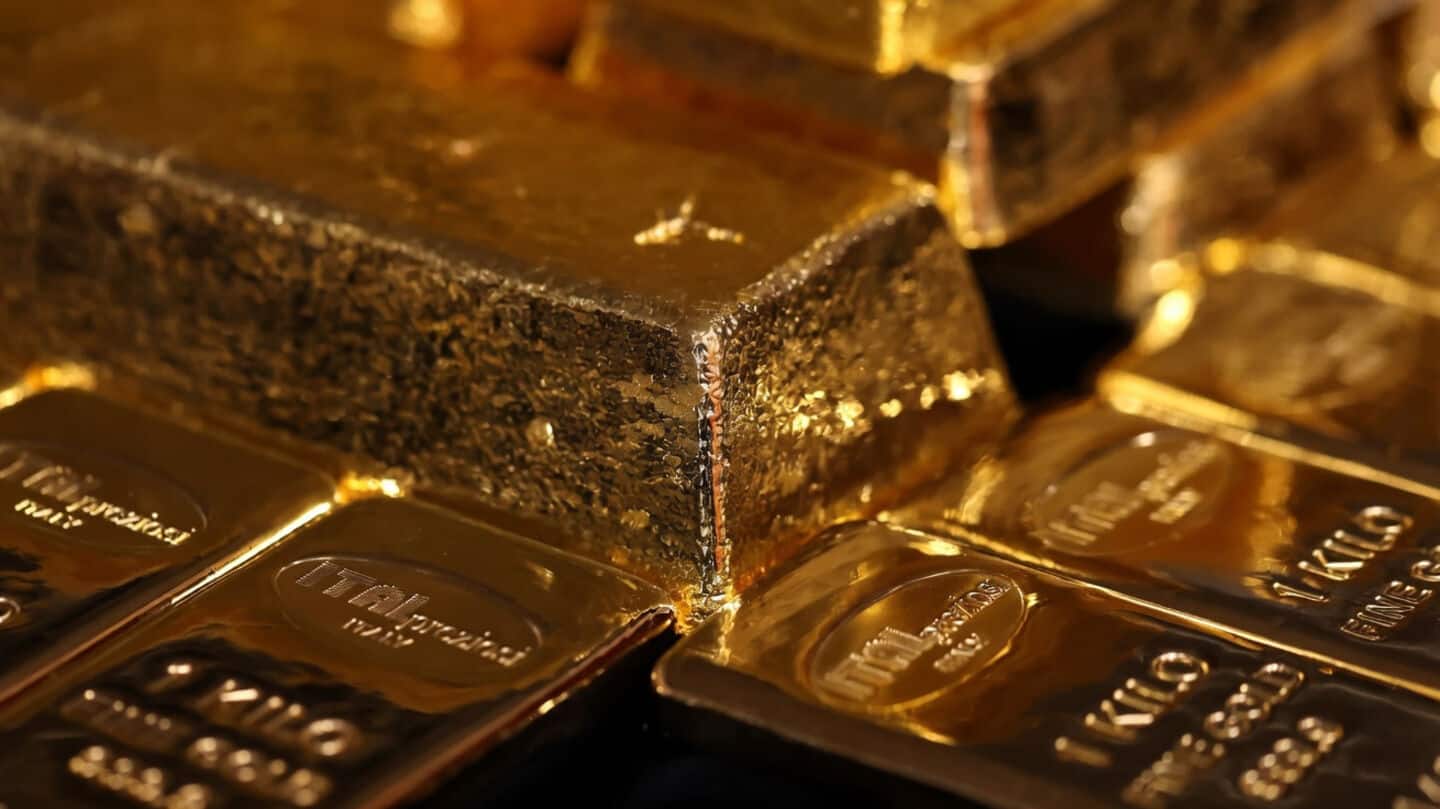 Did RBI sell gold to protect India's forex reserves?