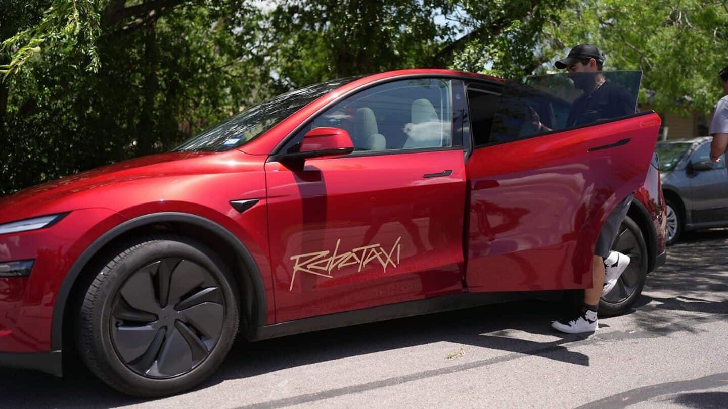 Tesla robotaxi faces scrutiny as multiple traffic violations emerge Tesla robotaxi faces scrutiny as multiple traffic violations emerge