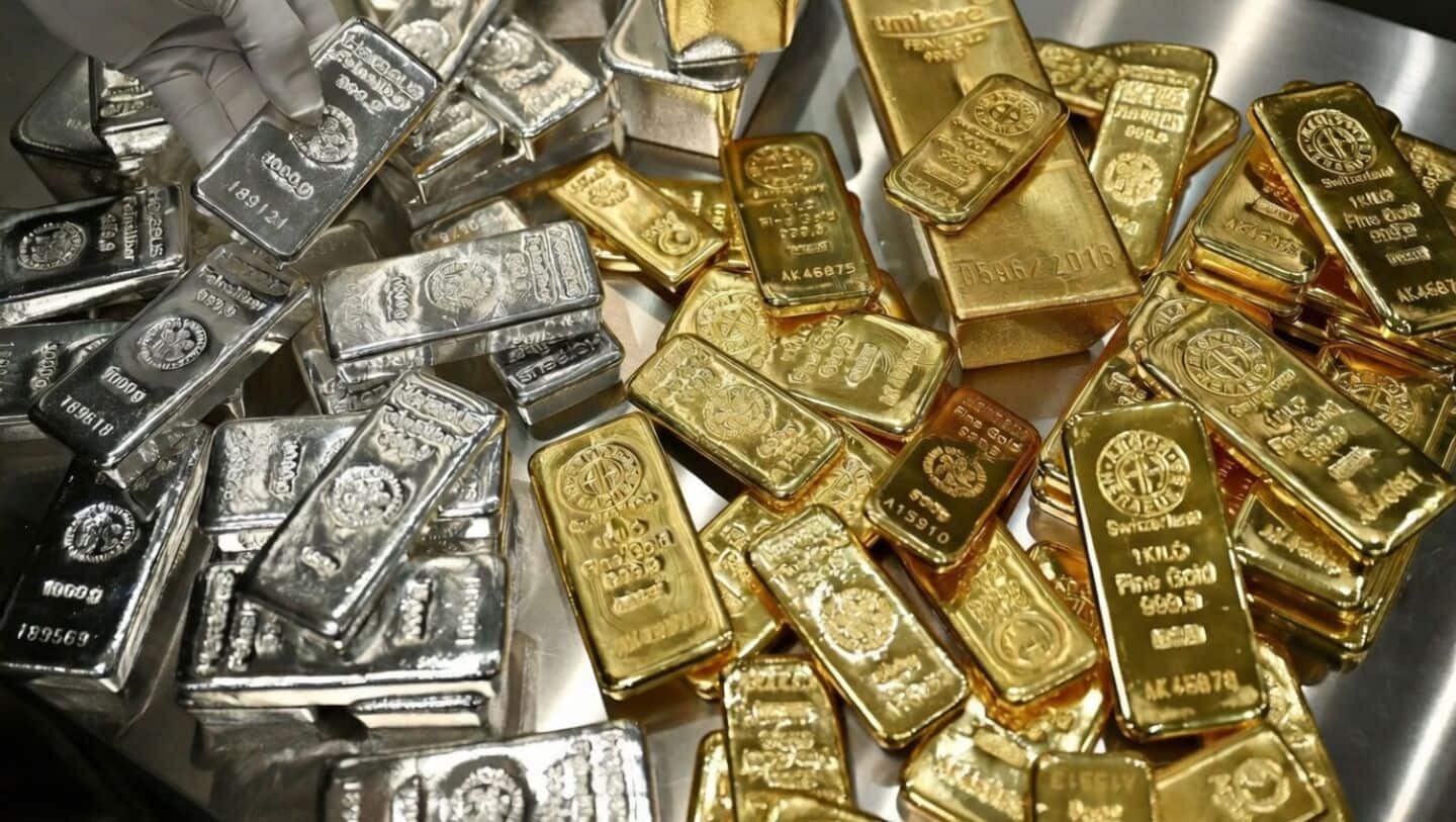 Gold, silver surge up to 7% on Iran-US ceasefire