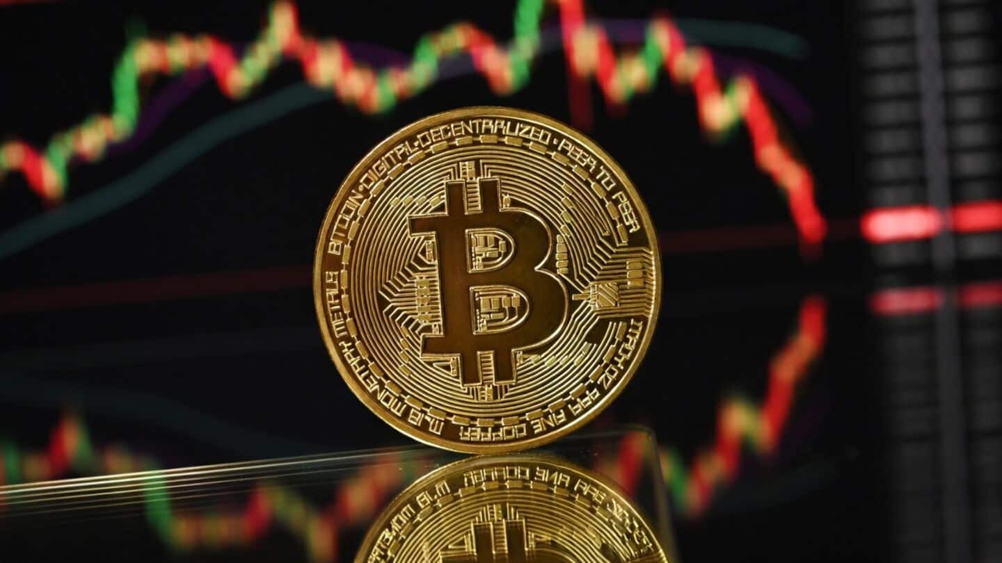 Bitcoin falls below $60,000, hits lowest since October 2024