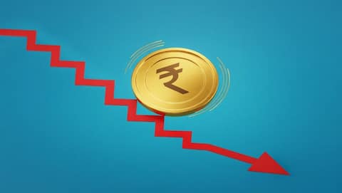 Rupee hits all-time low of 92.45/USD as crude prices surge