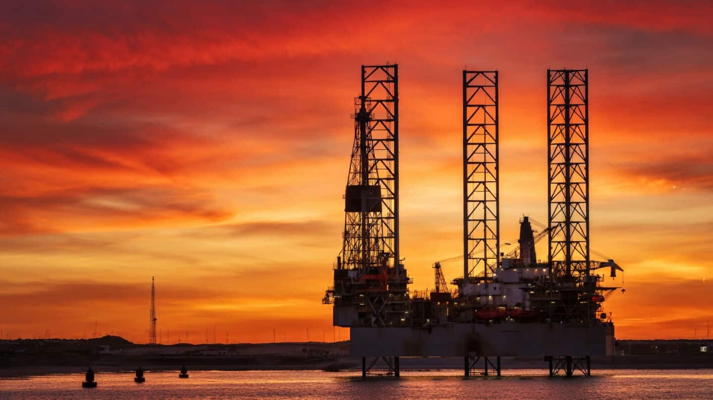 Oil prices surge as US-Iran tensions escalate