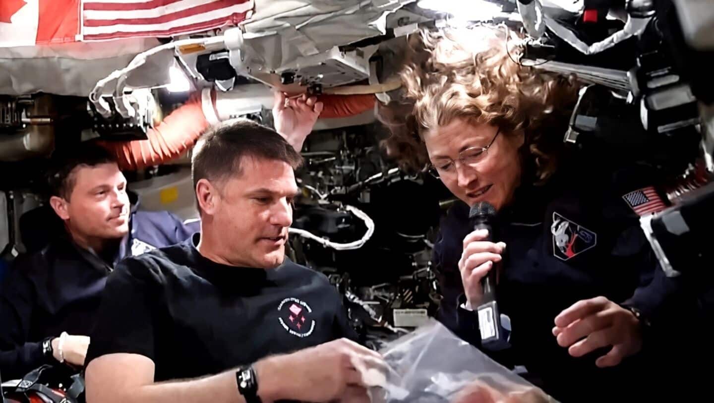 Brisket, quiche, smoothies: What Artemis II astronauts eat in space