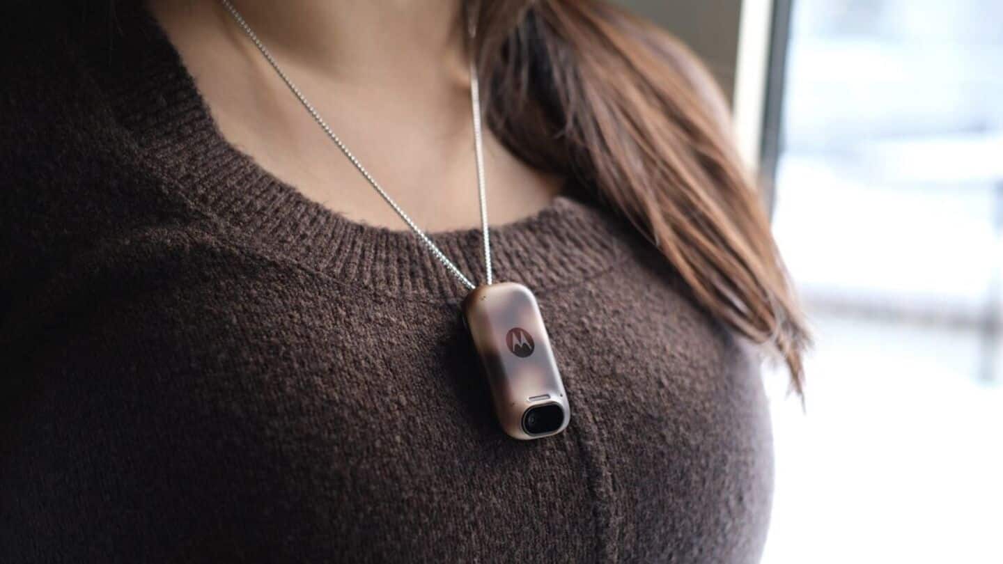 Motorola's AI pendant sees, hears and acts on your behalf