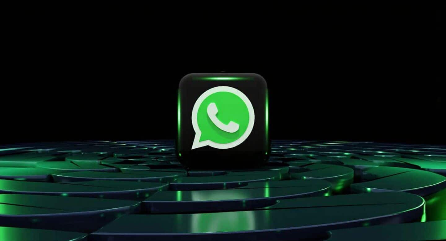 WhatsApp now lets you share past group messages with newcomers