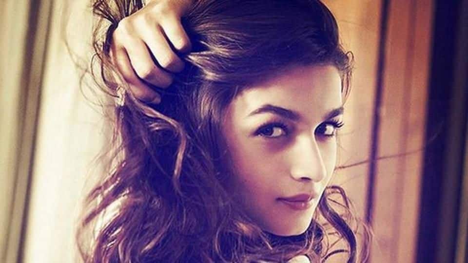 Pooja Bhatt to direct sister Alia in 'Sadak 2'