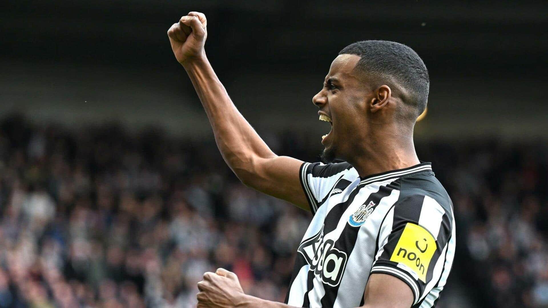 Alexander Isak training alone at Real Sociedad amid Liverpool links Alexander Isak training alone at Real Sociedad amid Liverpool links