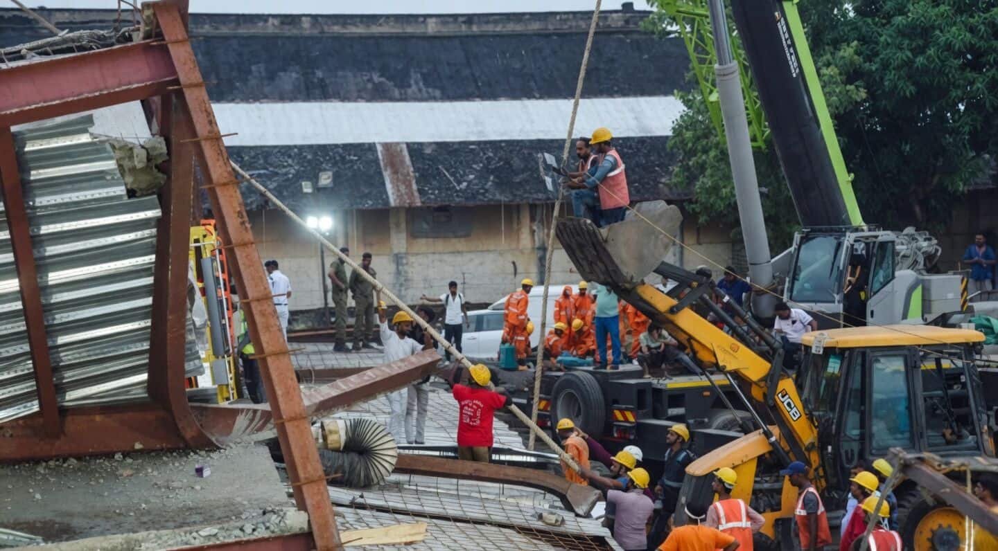 Suvendu Adhikari seeks audit after Taratala warehouse collapse kills 8