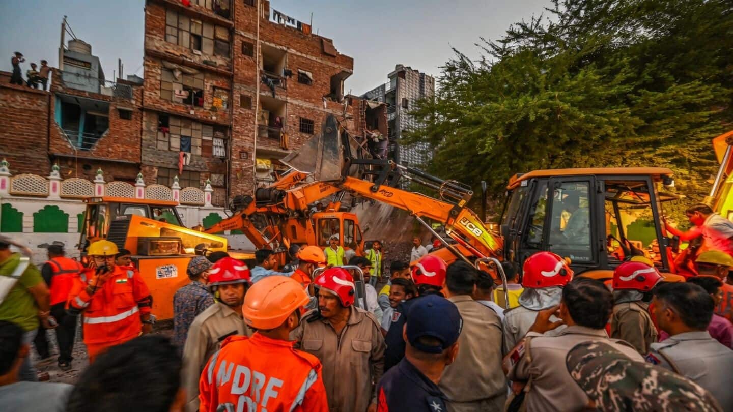 Seemapuri building collapse kills 5 including pregnant woman, 2 children