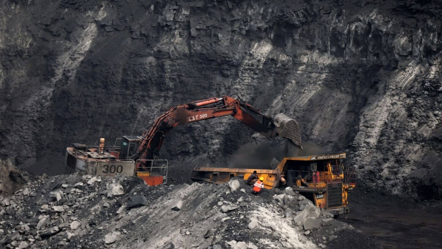 India's thermal coal imports hit 4-year low amid renewables push