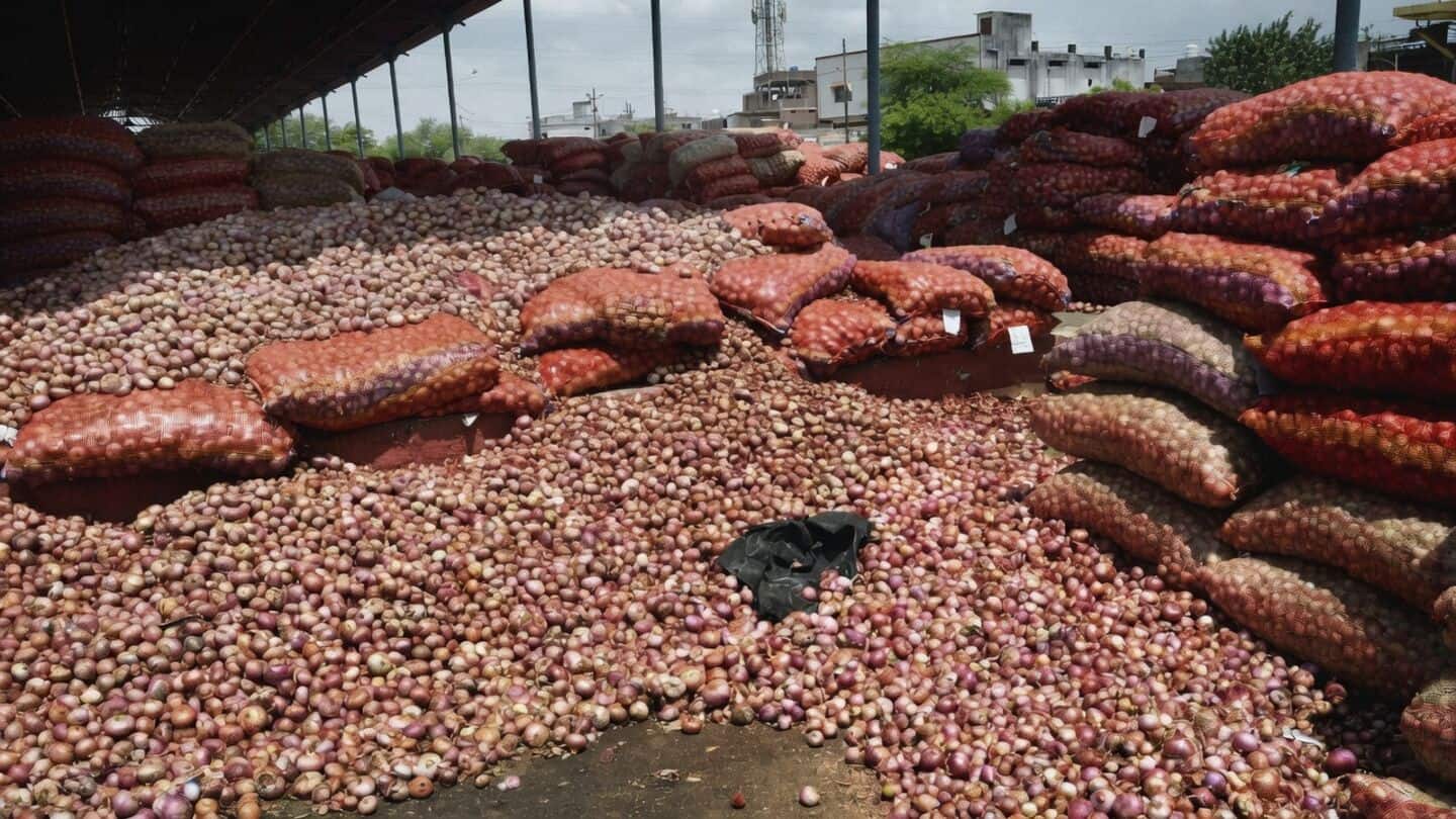 Government raises Maharashtra onion price to ₹2,335 amid buffer shortfall