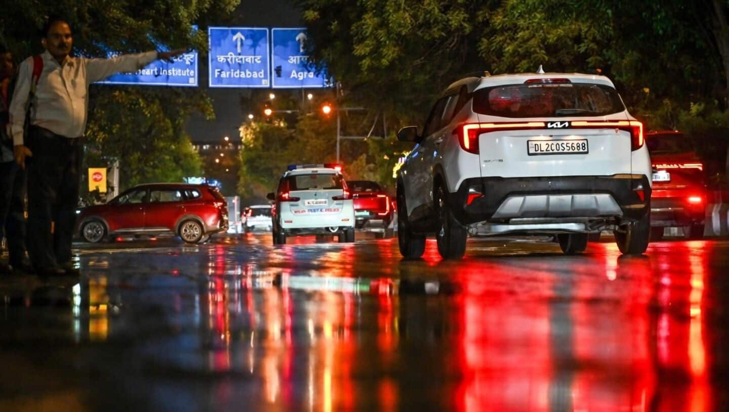 Dust storm pushes Delhi-NCR AQI to poor 266 before rain