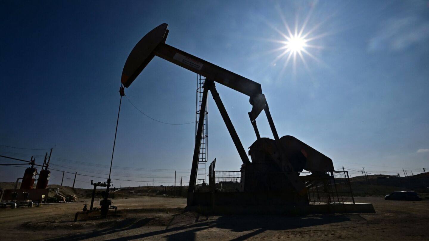 Oil rises as Strait of Hormuz reopening remains uncertain