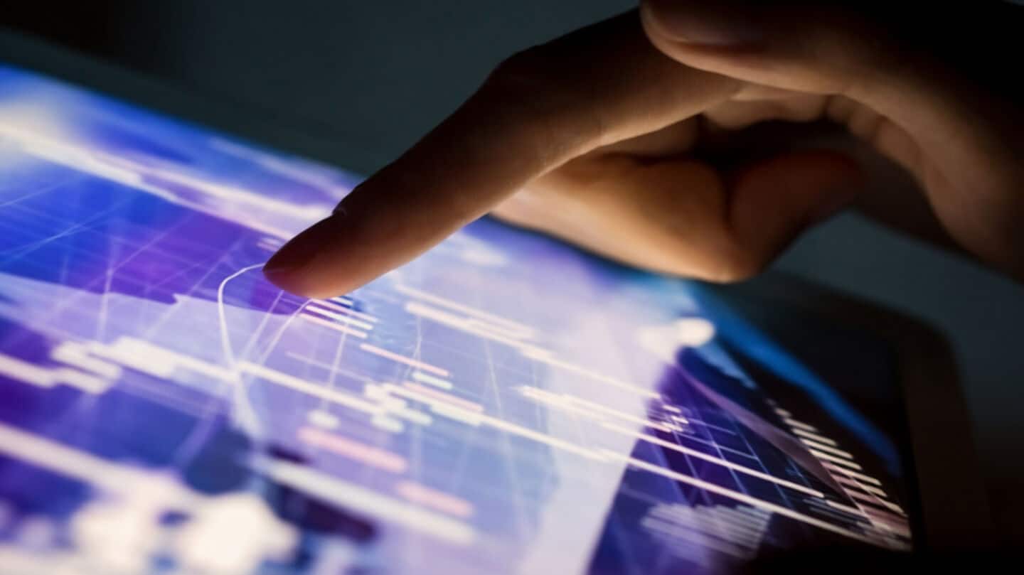 Asian markets inch higher as tech meets US Iran talks