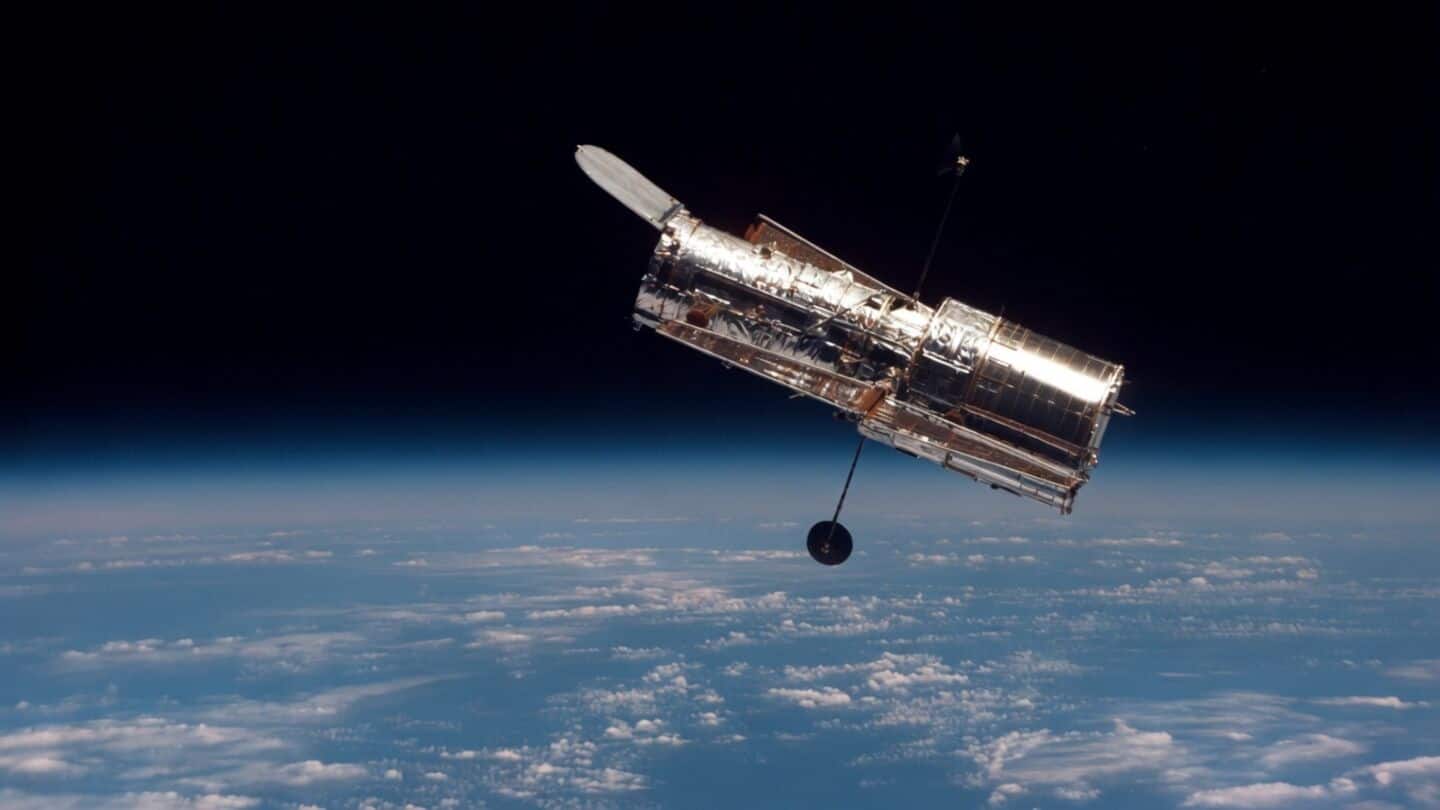 NASA weighs Hubble rescue or retirement amid high operating costs