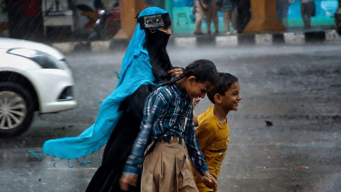 IMD forecasts monsoon hitting Gujarat and MP in 3-4 days