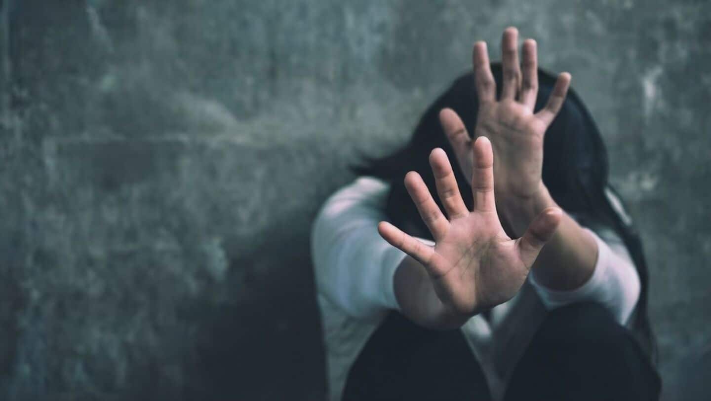 Nurse dies after husband sets her on fire over EMI