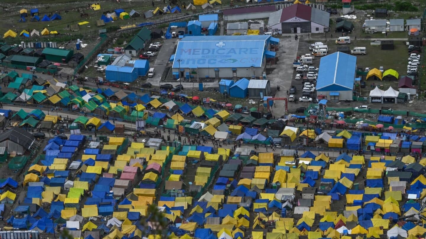 Amarnath Yatra sees 7,754 pilgrims leave Jammu under heavy security