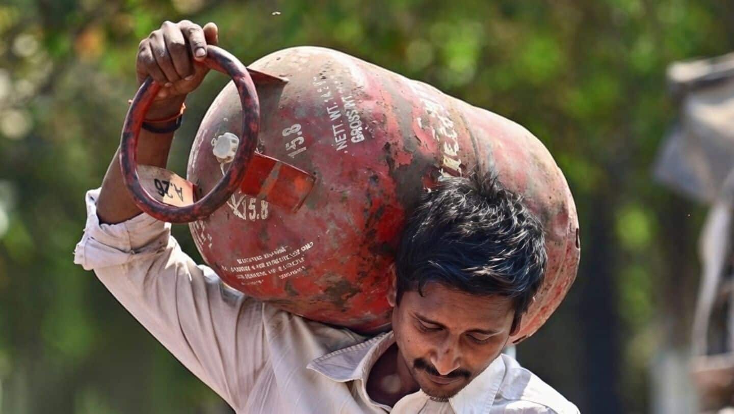 Delhi budget 2026: LPG cylinders for poor families on festivals