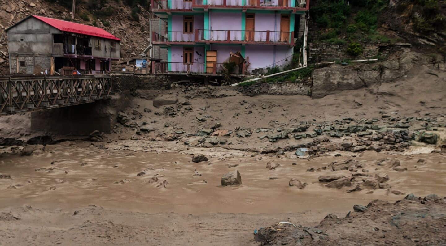 Heavy rains kill tourist and conductor in Himachal Pradesh
