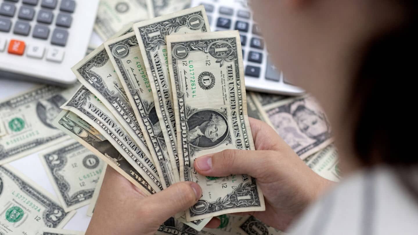 India's forex reserves rebound by $938 million to $682.32 billion