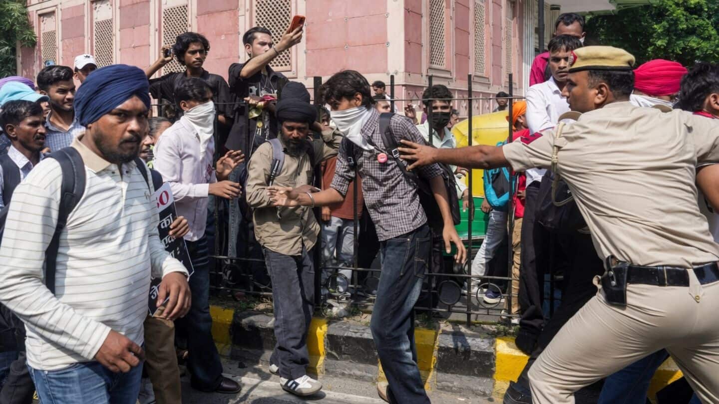 Delhi protesters use burner phones and Signal to evade surveillance