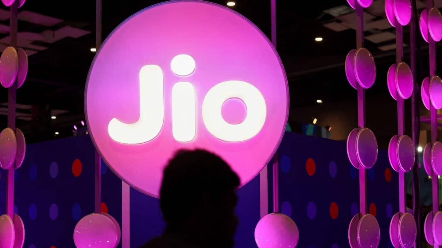 Jio keeps ₹299 plan with Prime's 1-year price guarantee